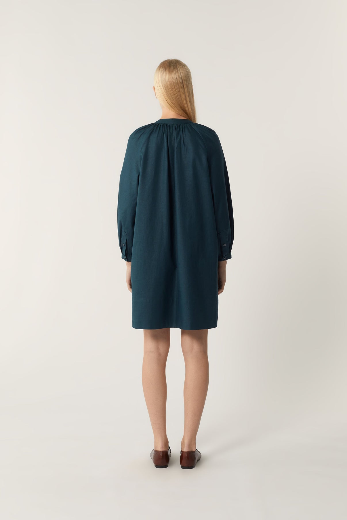 PHILIPPINE DRESS vue 6