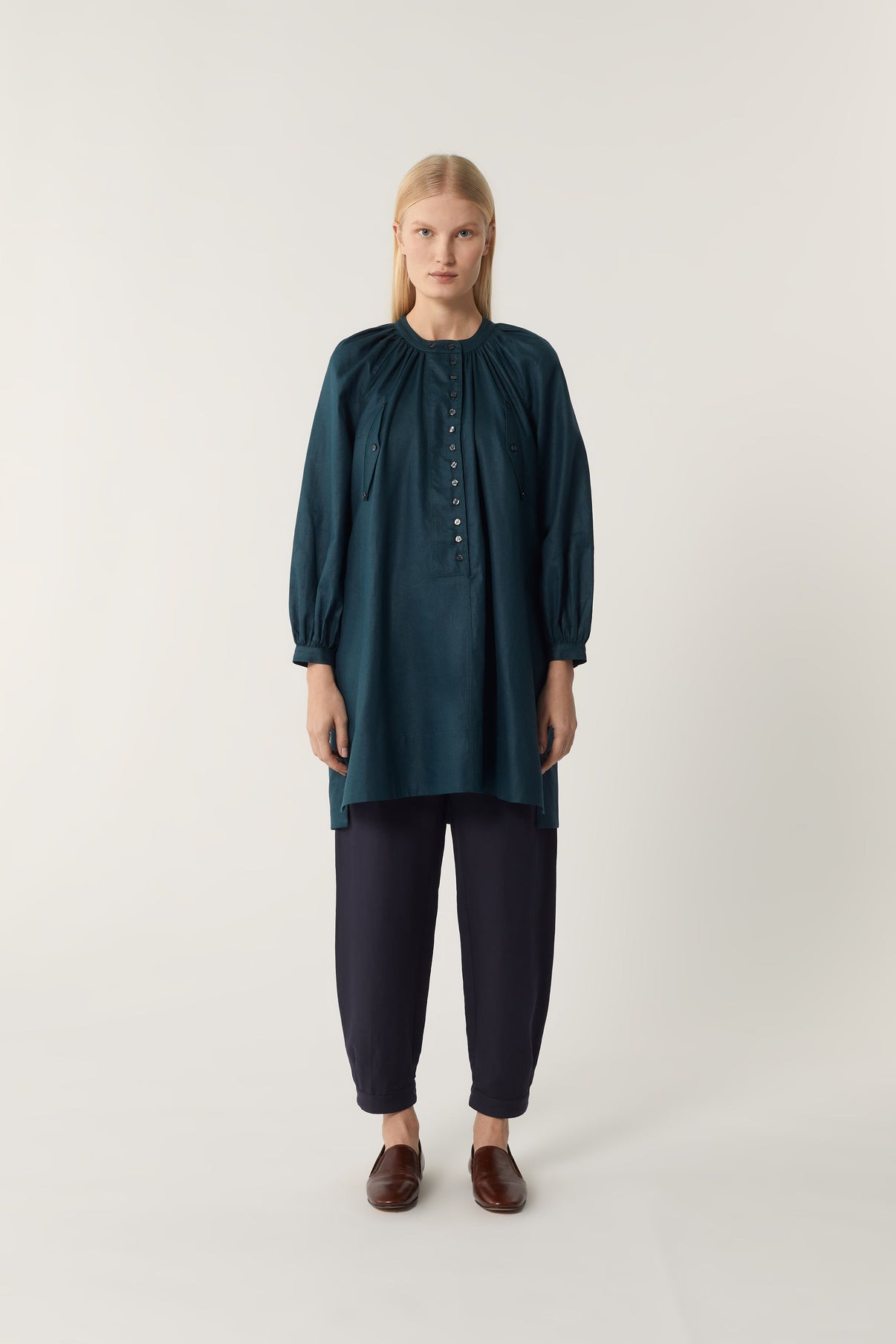 PHILIPPINE DRESS vue 1