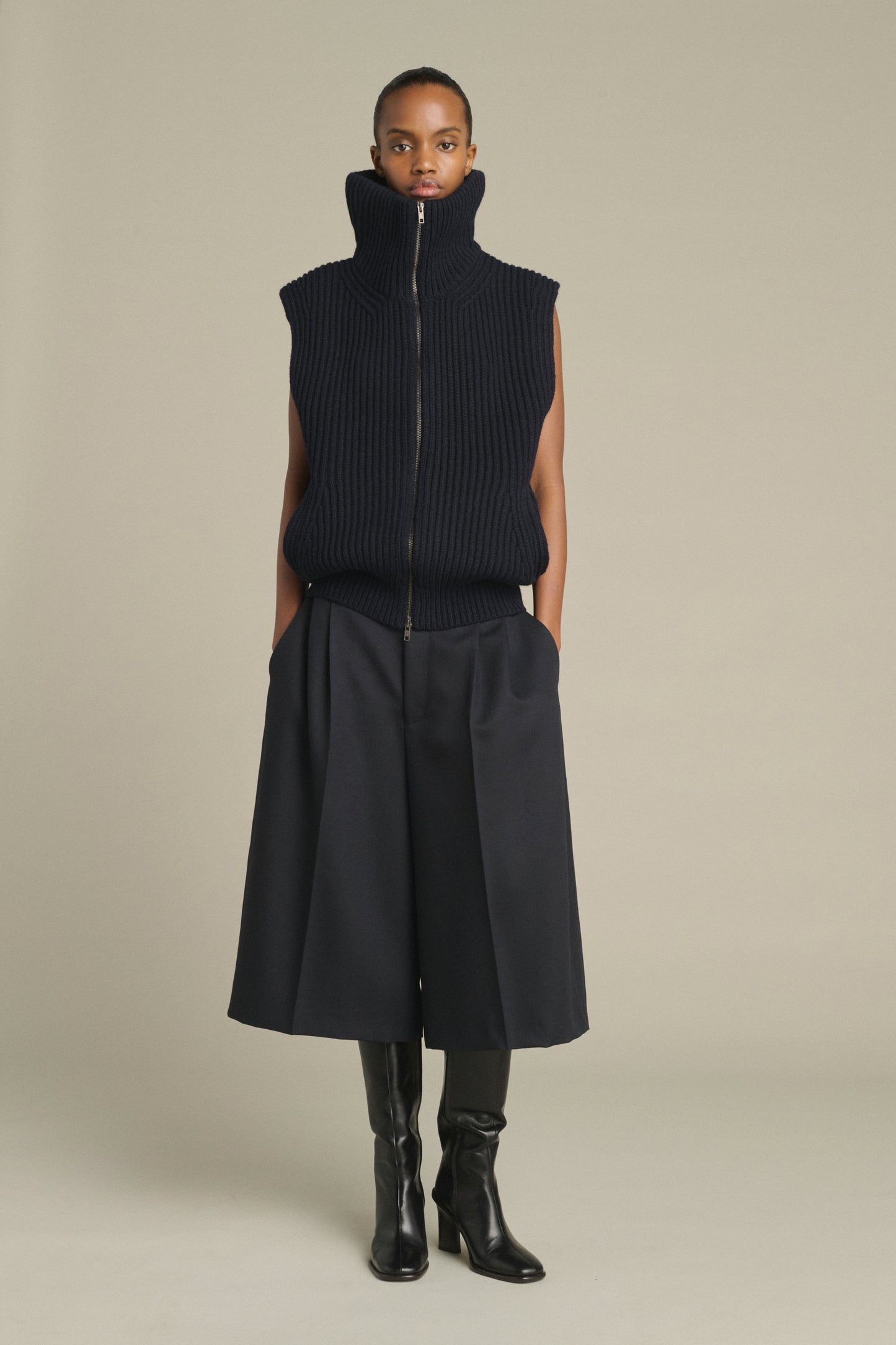 Jude Bermuda Shorts - Deep Navy - Wool - Women